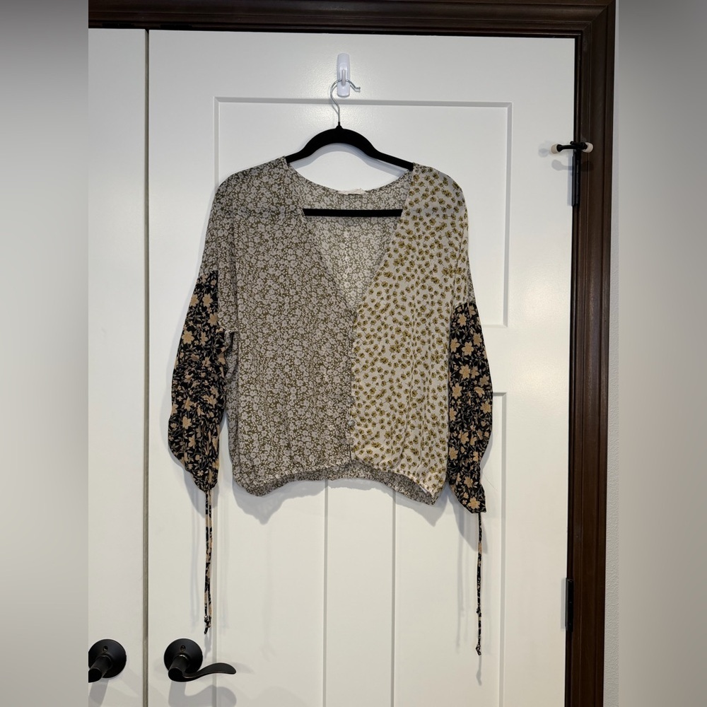By Together Mixed Floral V-Neck Blouse